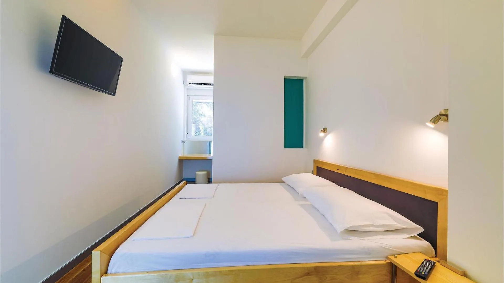 Beautiful Home In Kastel Stari With Jacuzzi Kastel Novi